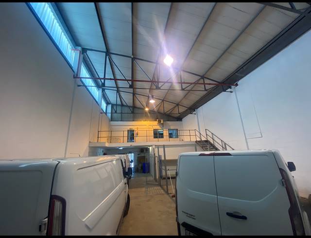 318M² WAREHOUSE TO LET IN AIRPORT INDUSTRIA